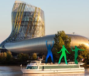 Bordeaux cruise with dance classes and music